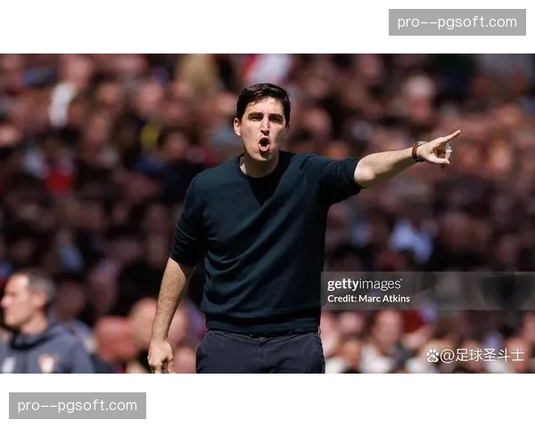 官方：伯恩茅斯与主教练伊劳拉续约两年